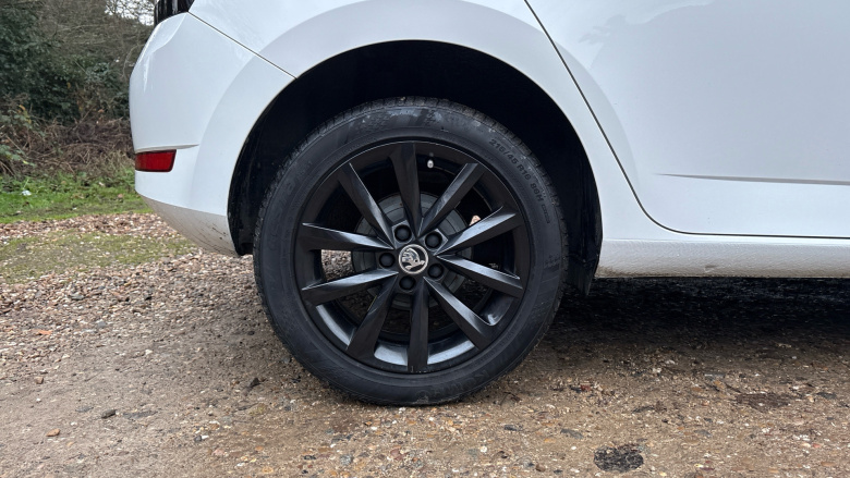 Skoda Fabia 1.0 MPI Colour Edition 5dr Petrol Hatchback